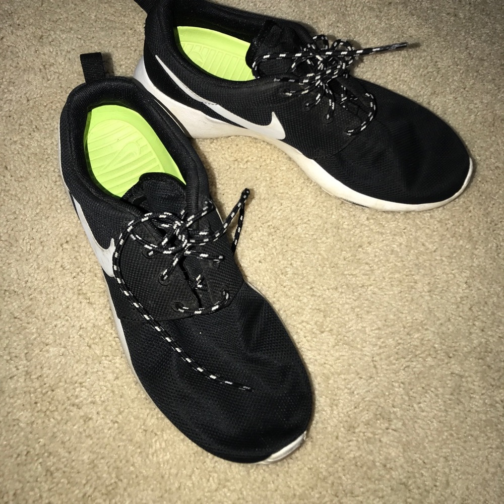 Nike roshes